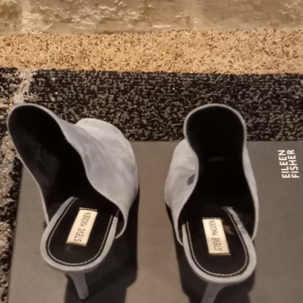 Shoes - Picture 3 of 4